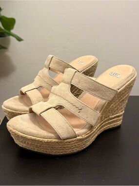 UGG wedge women’s size 8 espadrille slide-on Tawnie sandals platform Beige